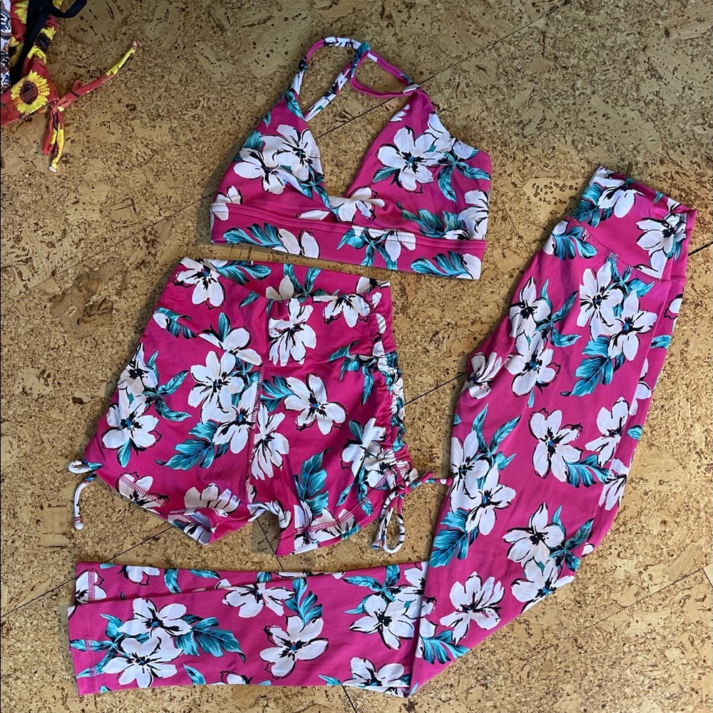 Three piece yoga set